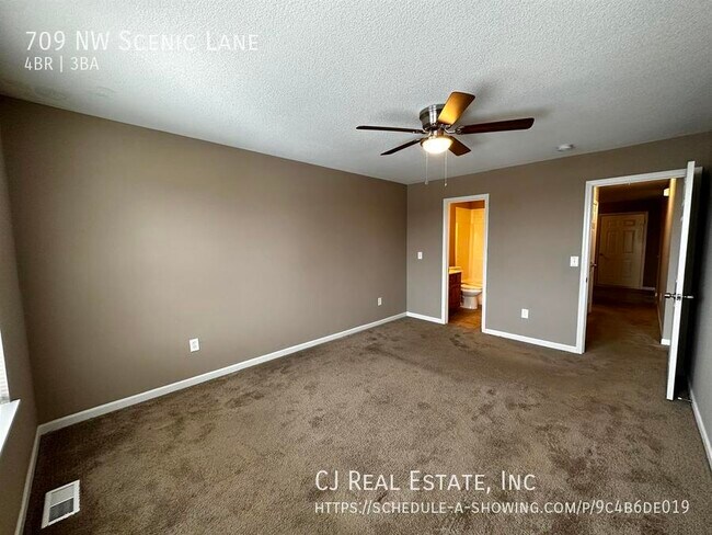 Foto del edificio - 709 NW Scenic Ln