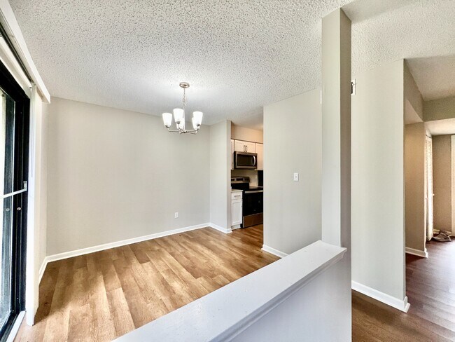 Building Photo - 11084 Harrowfield Rd