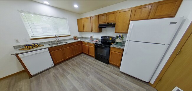 Foto del edificio - 3D Tour Available - Washer & Dryer In Unit...