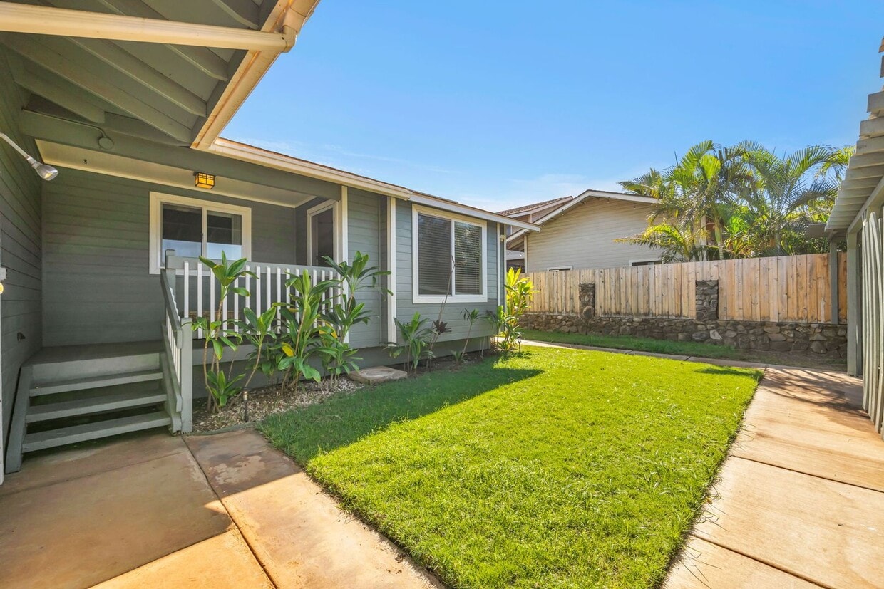 Primary Photo - 305 Uala Pl