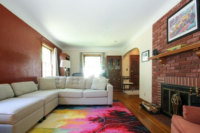 Foto del edificio - 1362 Danforth St N