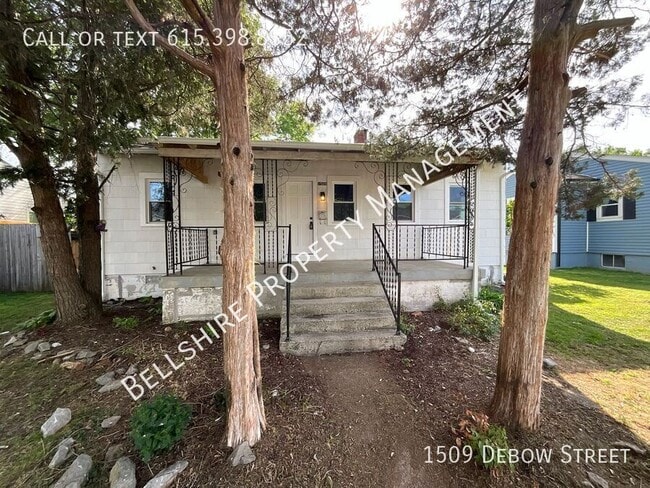 Photo - 1509 Debow St House