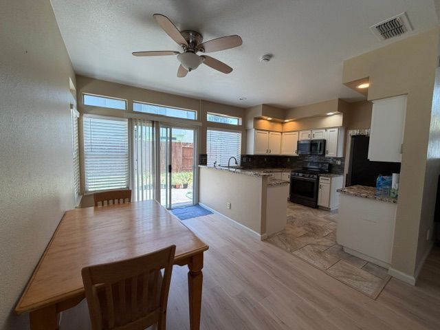 Building Photo - 8687 Bluefield Way