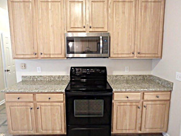 Foto del edificio - 8505 Rockcliff Rd