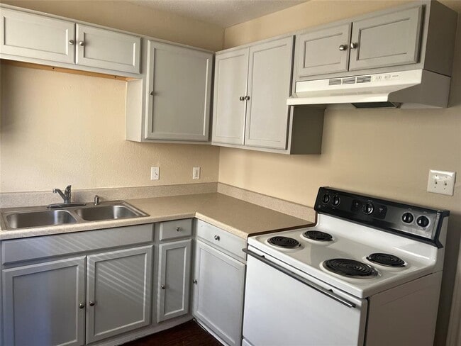 Building Photo - 4623 Brinkley St