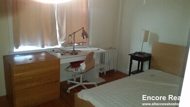 Building Photo - 60 Egmont St