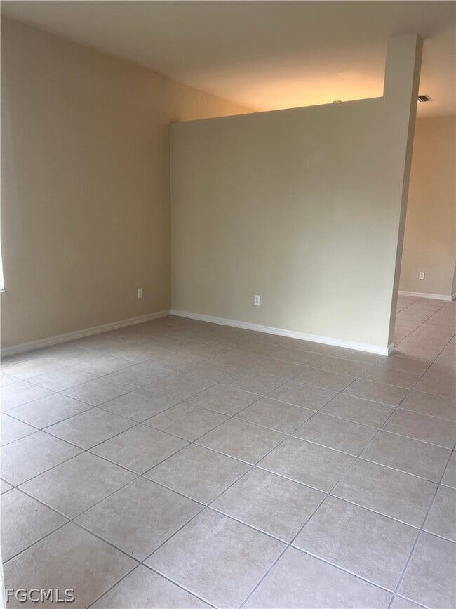 Building Photo - 11230 Lakeland Cir