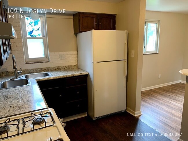 Building Photo - 2 Bedroom In Penn Hills