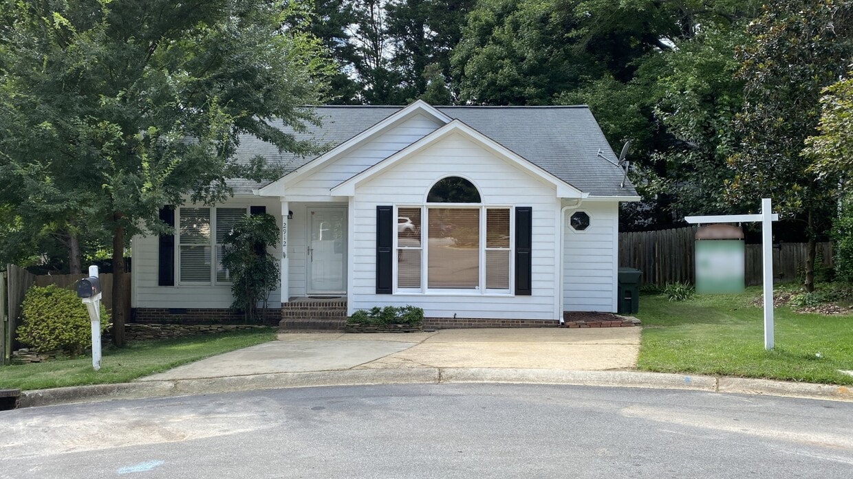Primary Photo - 2912 Enson Pl