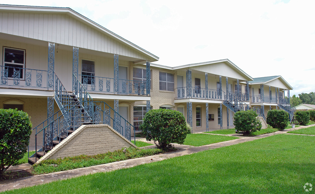 Primary Photo - 6020 Alpine Cir