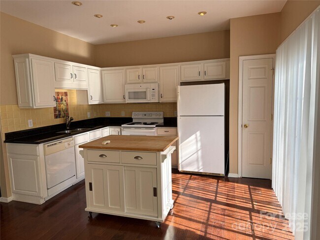 Foto del edificio - 8005 Flanders St