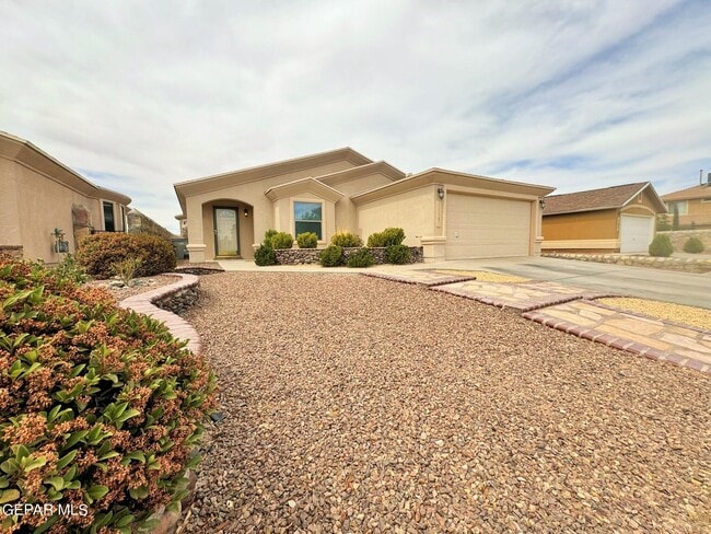 Building Photo - 13981 Sandy Rock Dr