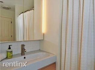 Building Photo - 1 br, 1 bath - 385 Westminster St Apt 2D