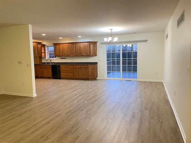 Foto del edificio - Beautiful 3 bedroom 2 bathroom Rancher in Great Manheim Location!