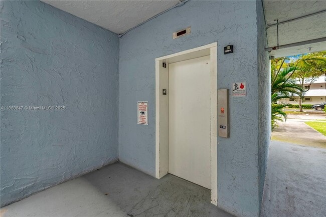 Building Photo - 3868 NE 169th St