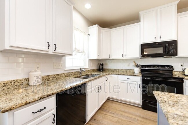 Building Photo - 10924 Tailwater St
