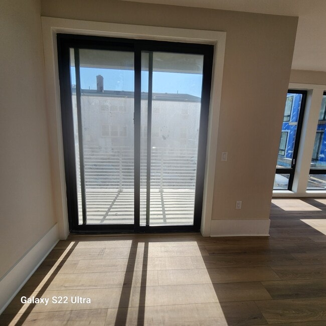 Foto del edificio - 215 2nd Ave