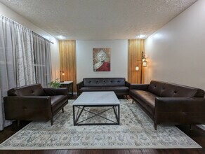 Building Photo - 1332 Colony Dr