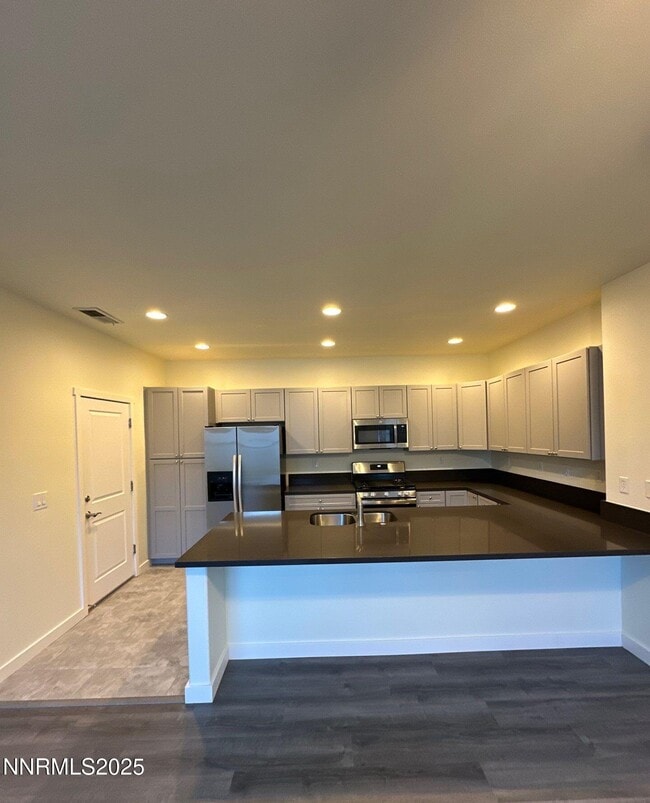 Building Photo - 1279 Par Three Dr