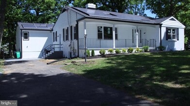 Building Photo - 2608 Holly Dr