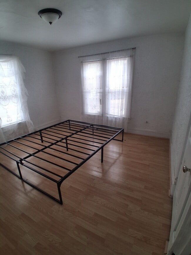 Building Photo - 1245 N Union St