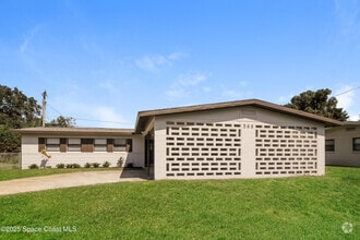 Building Photo - 568 Gardenia Cir