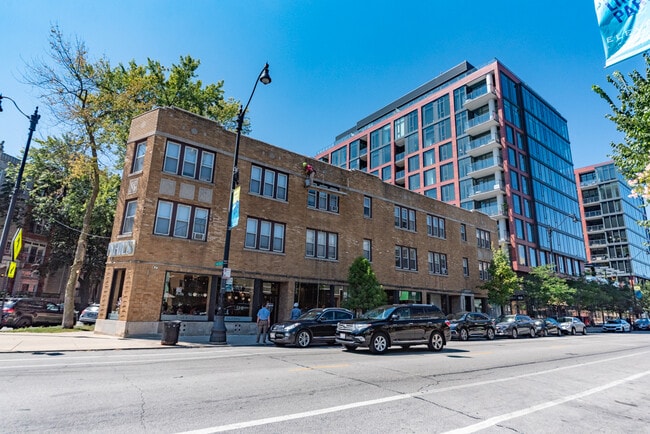 Building Photo - 2512 N Lincoln Ave