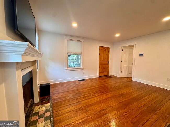 Building Photo - 687 Brownwood Ave SE