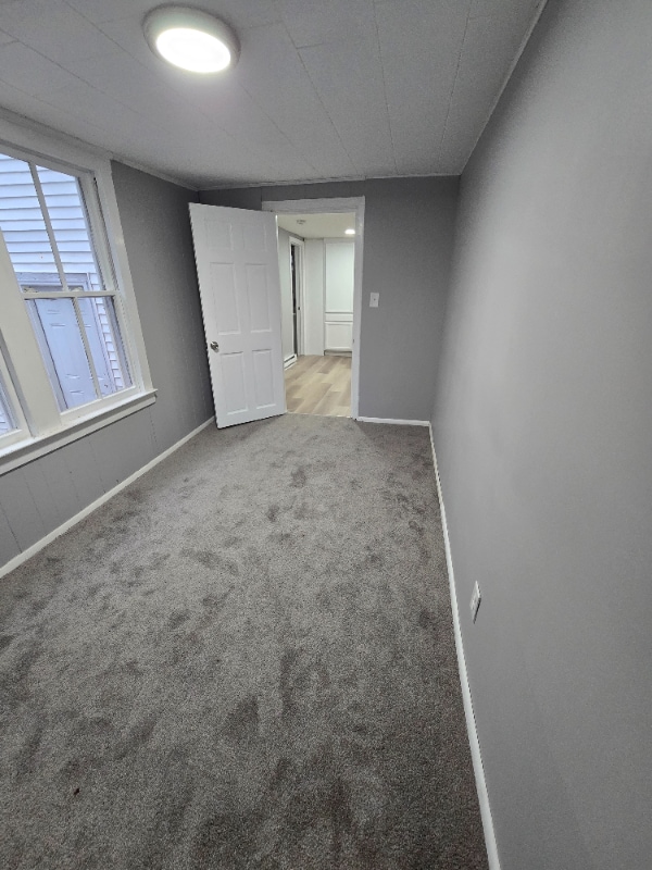 Building Photo - 76 E Litchfield Rd S