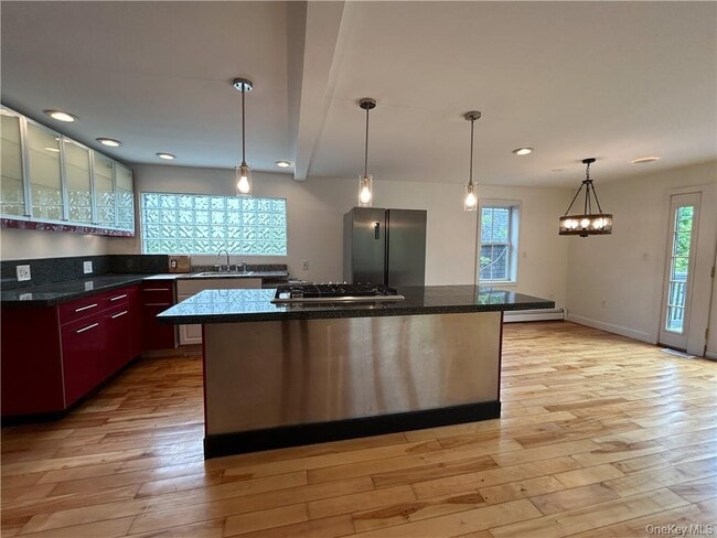 Building Photo - 941 Elting Rd