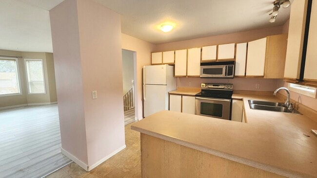 Building Photo - 3566 Lansbury Crt