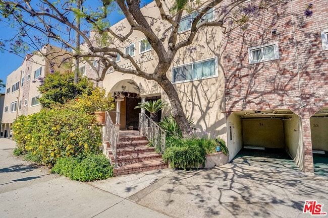 Foto del edificio - 11670 W Sunset Blvd