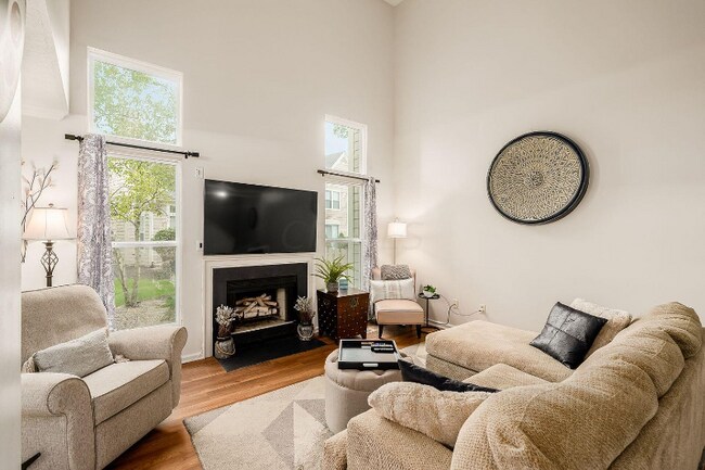 Foto del edificio - 3362 Eastwoodlands Trail