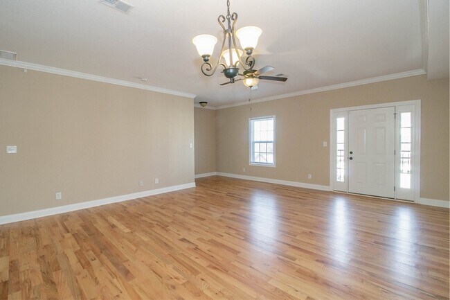 Foto del edificio - 123 Bogard Ln