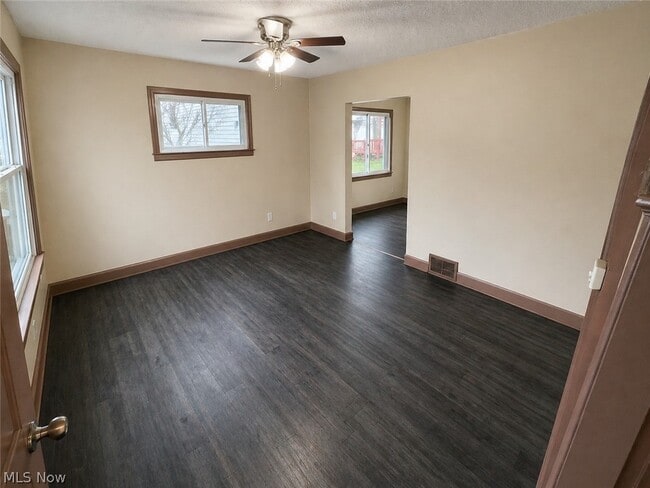 Building Photo - 959 Cole Ave
