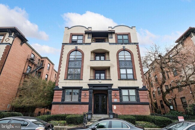 Foto del edificio - 1438 Meridian Pl NW