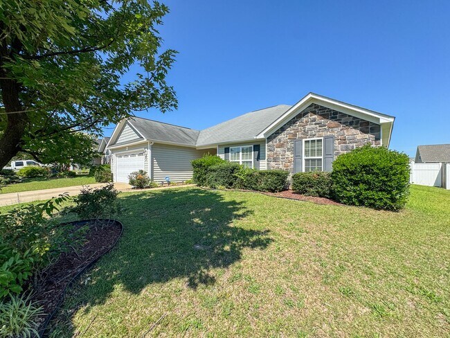 Building Photo - Lovely 4 Bed 2 Bath Home in West Gate