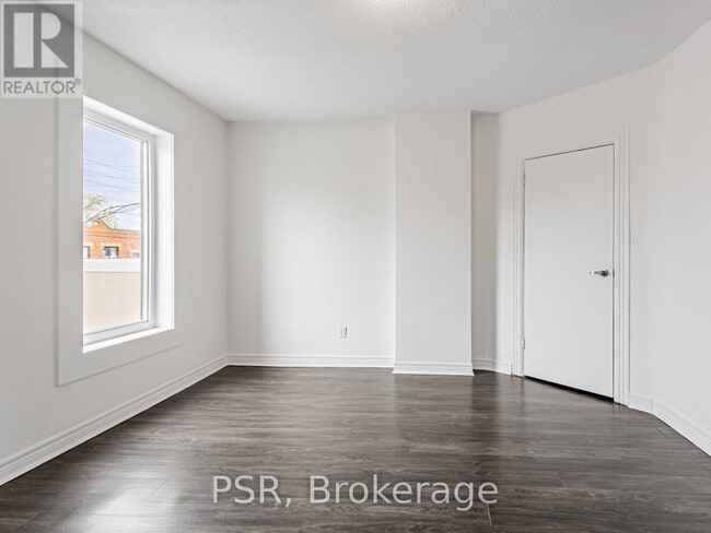Photo du bâtiment - 2042-2042 Dundas St W