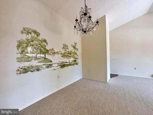 Foto del edificio - 15316 Pine Orchard Dr