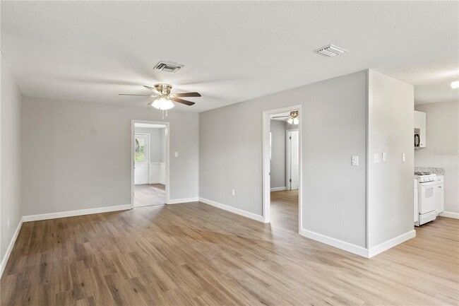 Building Photo - 36124 E Spring Lake Blvd