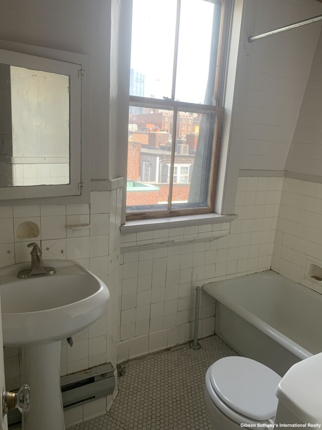 Building Photo - 49 Brimmer St