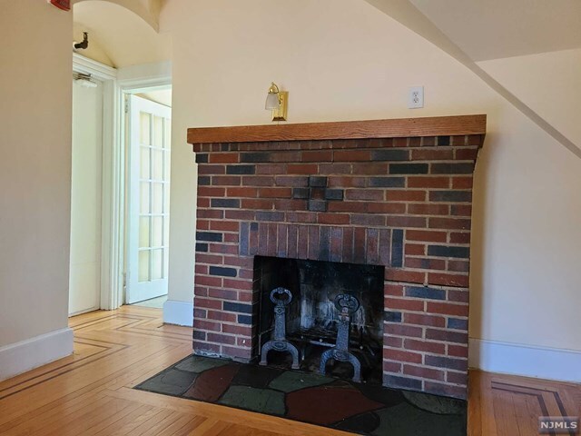 Building Photo - 107 Romaine Pl