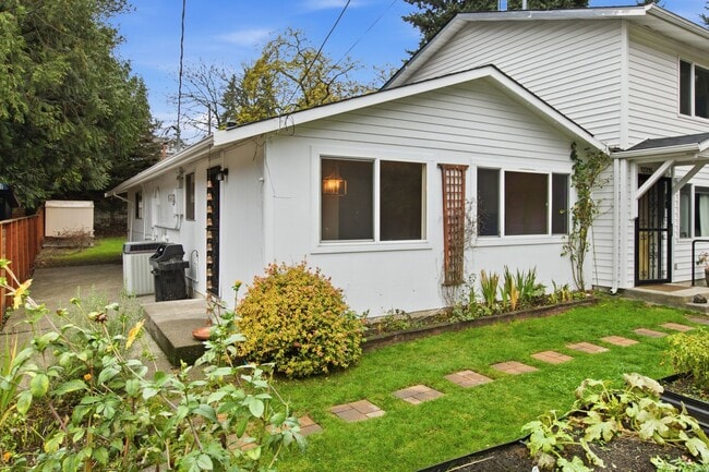 Photo - Arbor Lake Duplex unit for lease in private setting House