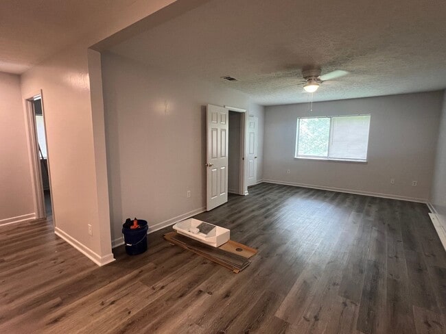 Photo - Newly renovated 2 bedroom on Barber St.! House