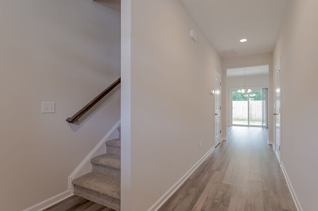 Building Photo - Townhome Off of Suber Rd Greer