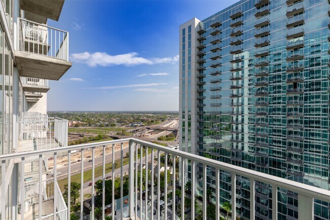 Foto del edificio - 5925 Almeda Rd