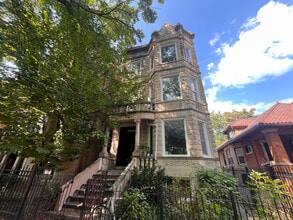 Building Photo - 3032 W Palmer Square