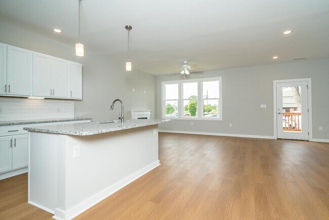 Building Photo - 1588 Port Hills Dr