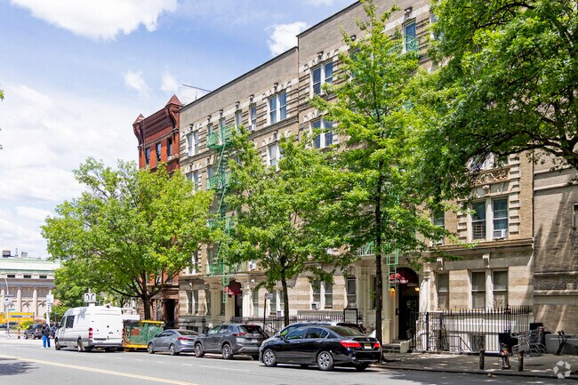 Building Photo - 539 W 155th St