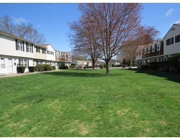 Building Photo - 144 Old Ferry Rd